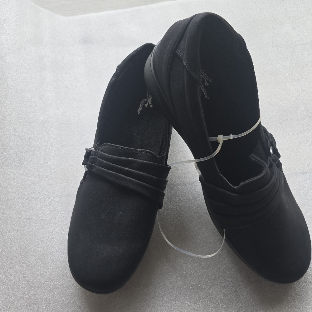 Easy Street Black Flats & Loafers